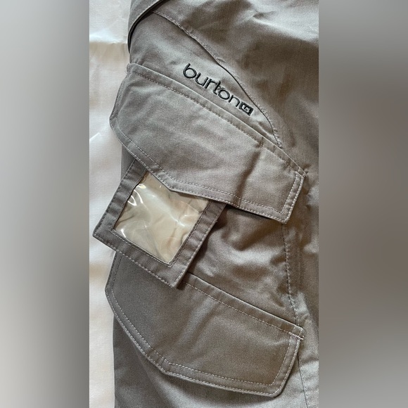 Burton Snowboarding Women’s Pant.           Size: M - Picture 7 of 9